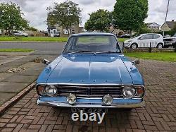 Cortina Mk2 1600 super en excellent état. Fonctionne et roule, prêt à être exposé.