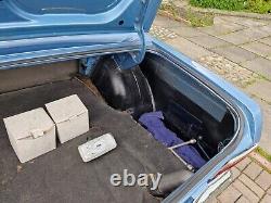 Cortina Mk2 1600 super en excellent état. Fonctionne et roule, prêt à être exposé.