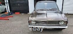 Cortina mk2 1600 translates to 'Cortina mk2 1600' in French as well.