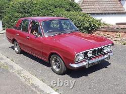 Ford Cortina MK2 1600E translates to Ford Cortina MK2 1600E in French.