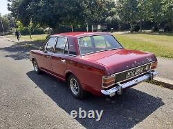 Ford Cortina MK2 1600E translates to Ford Cortina MK2 1600E in French.