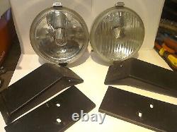 Ford Cortina Mk2 Lotus 1600e Gt Grille Fit Lamps (nos) + Brackets Orig Wipac	 	 <br/> 	  <br/> 
Traduction en français : Grille Ford Cortina Mk2 Lotus 1600e Gt pour lampes (neuves) + supports d'origine Wipac