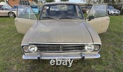 Ford Cortina Mk2
<br/>	
 <br/>Translation: Ford Cortina Mk2