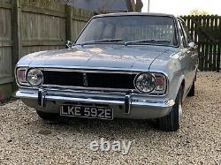 Ford Cortina mk2 série un, resto mod, carrosserie entièrement d'origine, belle patine.