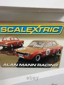 Scalextric Alan Mann Ford Escort Cortina Racing Twin Pack C2981a Nouveau, En Boîte