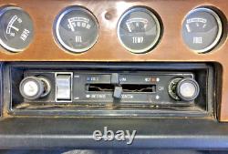 Tableau de bord complet Ford Cortina MK2 1600E. Y compris les panneaux métalliques arrière.