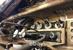 Tableau de bord complet Ford Cortina MK2 1600E. Y compris les panneaux métalliques arrière.